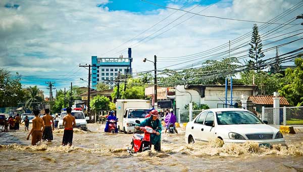 merawat mobil dikala hujan