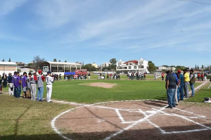 Da inicio la liga municipal de Béisbol en Valparaíso