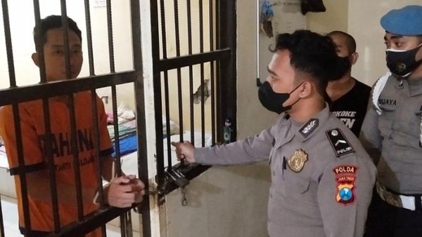 Penampakan Bripda Randy Pakai Baju Tahanan di Dalam Rutan
