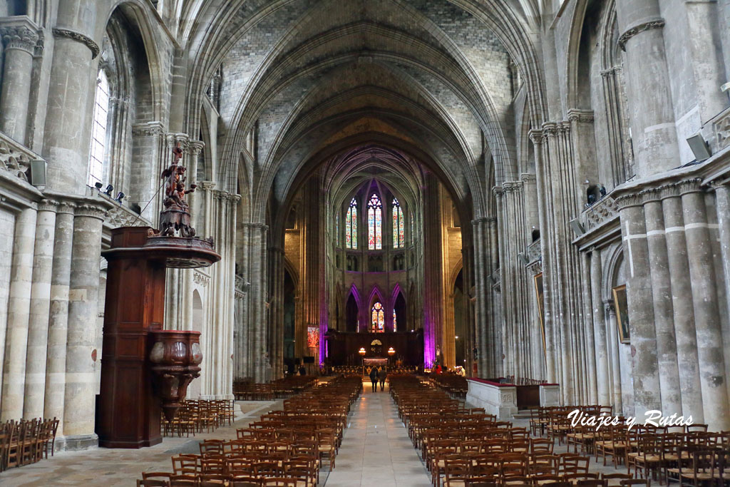 Interior de la Catedral de Saint André de Burdeos