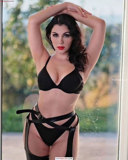 Valentina Nappi Sexy Bikini and Near-Nude Pictures