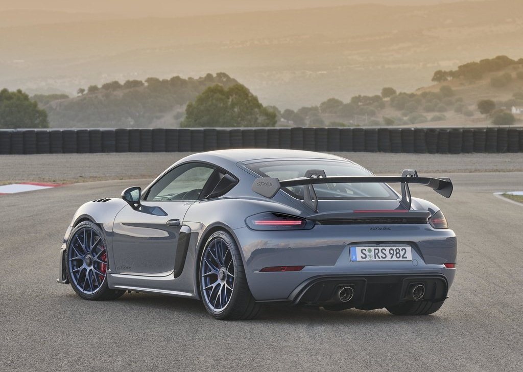 2022 Porsche 718 Cayman GT4 RS