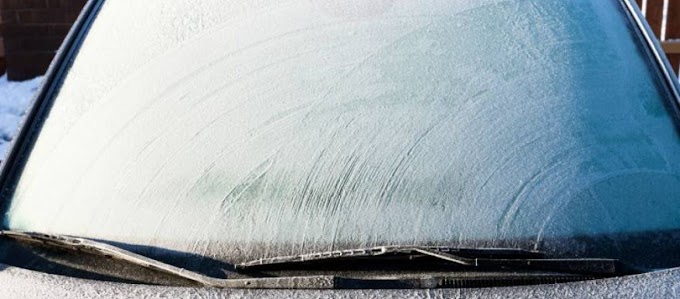 Πάγος στο αμάξι: Δύο εύκολοι για γρήγοροι τρόποι για να ξεπαγώσει το παρμπρίζ