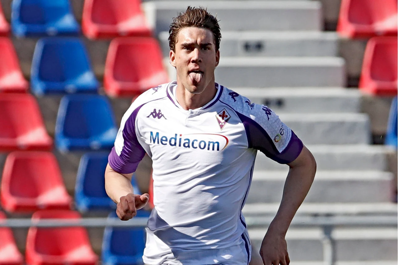 Fiorentina coach Italiano praise Dusan Vlahovic after hat-trick in win over Spezia