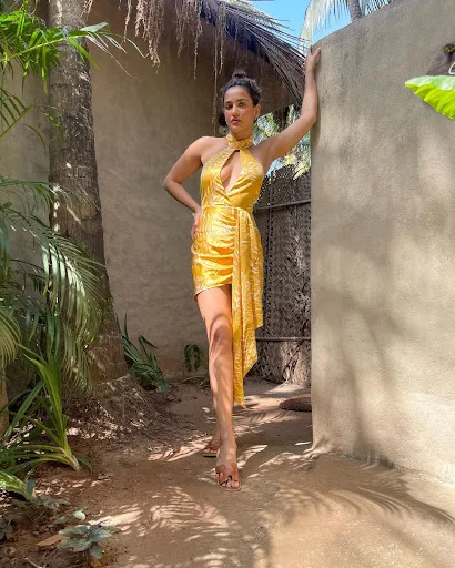 Aisha Sharma cleavage sexy legs short dress