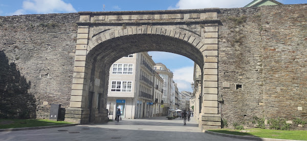 Puerta del Obispo Aguirre en la muralla de Lugo 