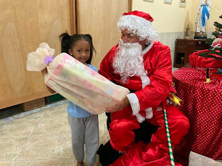 Chegada do Papai Noel marca Natal do CRAS Meudon