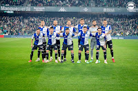 DEPORTIVO ALAVÉS. Temporada 2021-22. Escalante, Laguardia, Edgar Méndez, Miazga, Pacheco, Joselu. Luis Rioja, Martín Aguirregabiria, Rubén Duarte, Antonio Moya, Jason. REAL BETIS BALOMPIÉ 4 DEPORTIVO ALAVÉS 0 Martes 18/01/2022, 20:00 horas. Campeonato de Liga de 1ª División, jornada 21. Sevilla, estadio Benito Villamarín: 38.753 espectadores. GOLES: 1-0: 11’, Borja Iglesias. 2-0: 29’, Sergio Canales. 3-0: 41’, Borja Iglesias. 4-0: 54’, Juanmi.