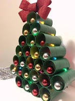 Árboles de Navidad DIY con materiales reciclados