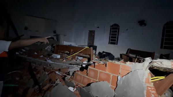 Temporal causa desabamento de igreja, destelhamento de casas em conselheiro Josino 