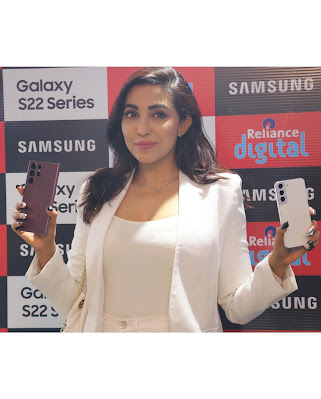 Parvati Nair at  Samsung Galaxy S22 series launch at the Reliance Digital store in Chennai