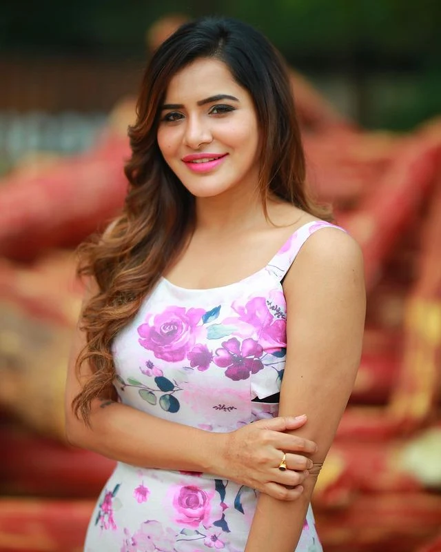 Ashu Reddy Latest Photos