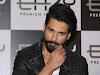 Shahid Kapoor Biography : height, weight, childhood, family,education,  relative, personal life & early life. 