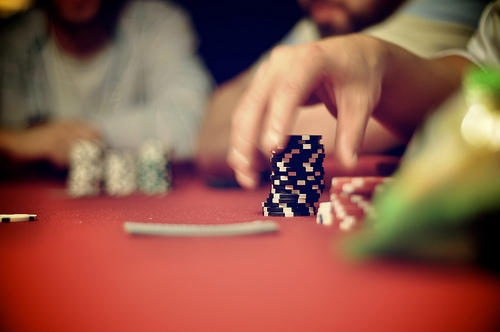 Advantages of Playing Poker at Dewapoker