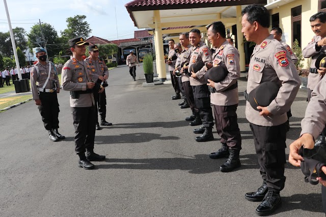 Apel Pagi, Kapolres Kebumen Cek Kerapihan Anggota  