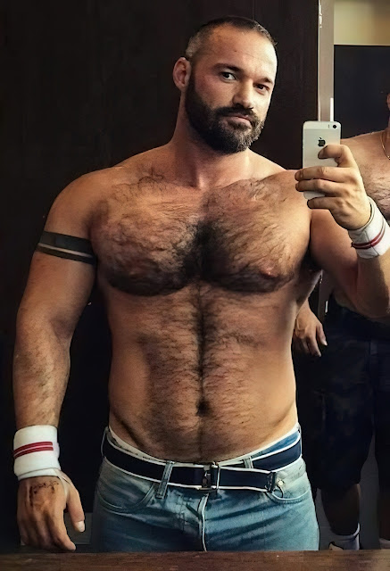 Irresistible Hairy Hunk Daddy Bears