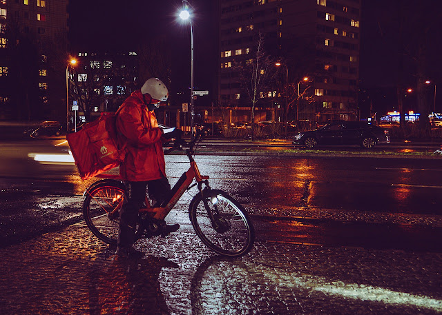 Susah betul mencari pekerja sekarang, habis pakat jadi rider food delivery