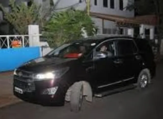 திருச்சி: எட்டரை ஊராட்சி மன்றத் தலைவர் வீட்டில் ரூ.1 கோடி பறிமுதல்... பறக்கும் படை அதிகாரிகள் அதிரடி!