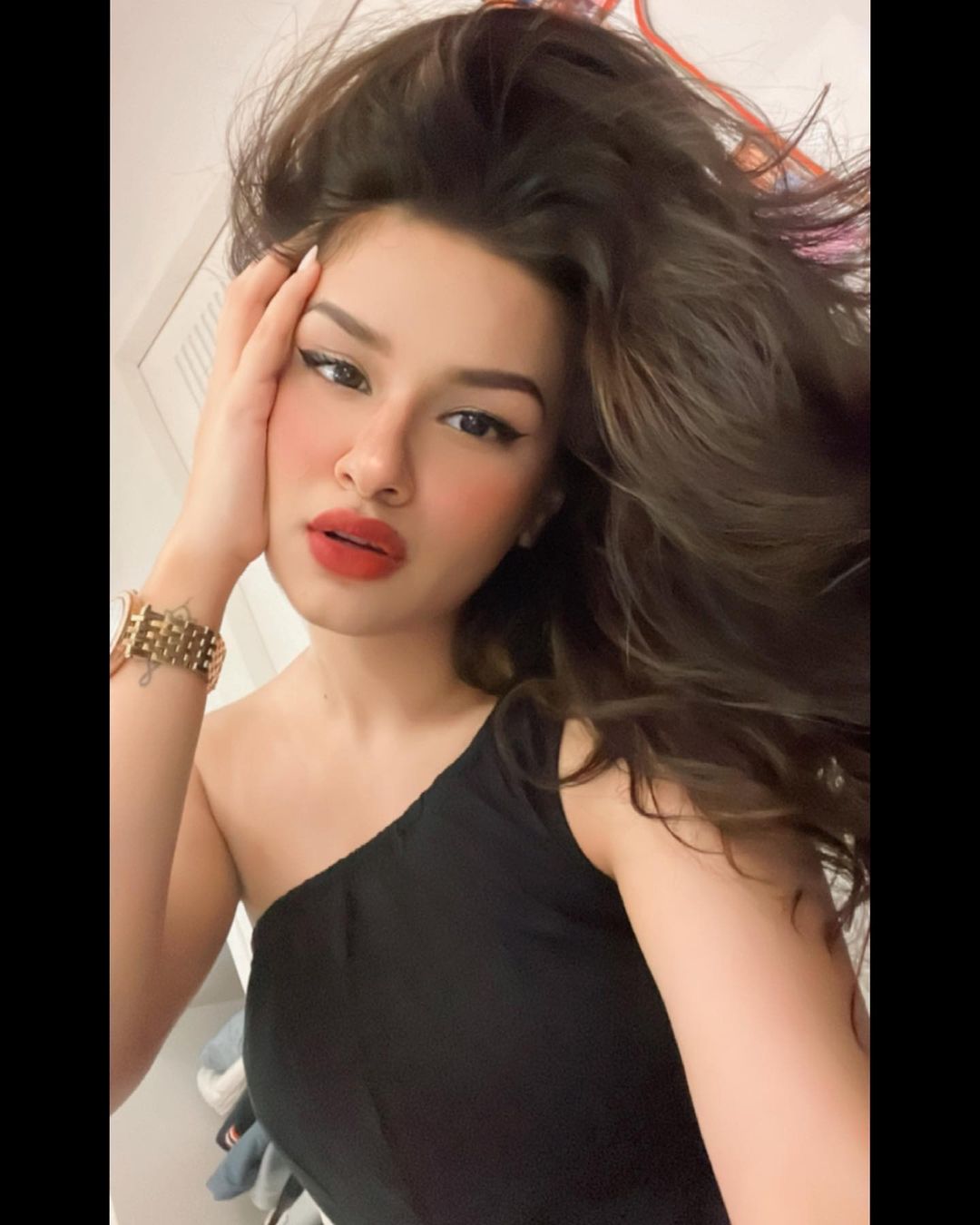 Avneet kaur pic