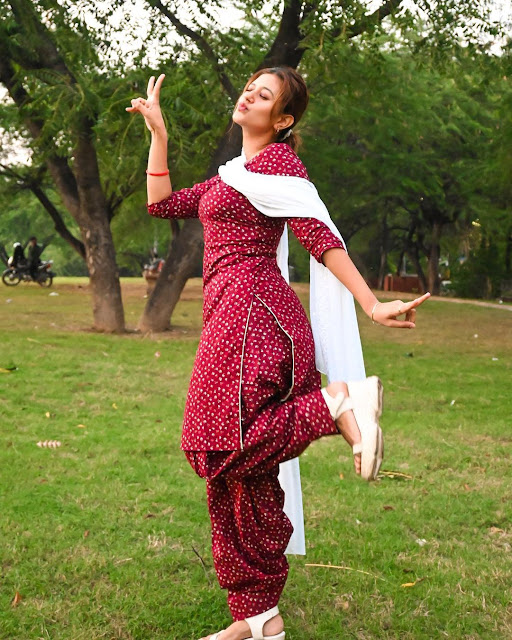 anjali arora beautiful girls pic