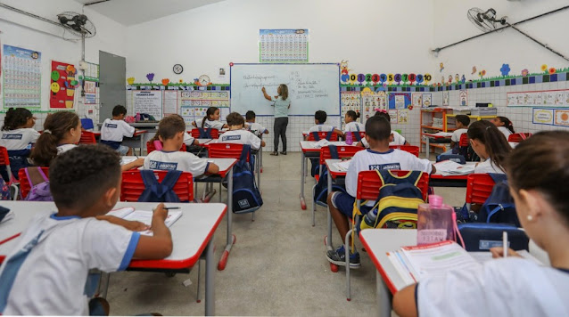 Prefeitura de Jaboatão dos Guararapes abre seleção simplificada para 424 vagas na educação