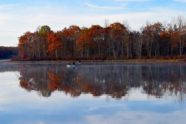 Pêche sur le lac automne