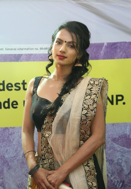 Actress Sruthi Hariharan Glamorous Hot Pics in Half Saree Black Choli Blouse Navel Queens