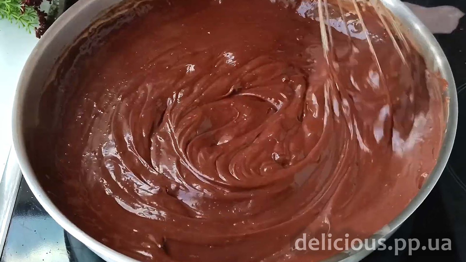 Фото приготовления рецепта: «Идеальный десерт без выпечки — шоколадный Торт - Пудинг за 15 минут» - шаг №6