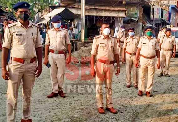 मोहर्रम पर्व के मद्देनजर मिर्जाचौकी के कई इलाकों में निकाला गया फ्लैग मार्च