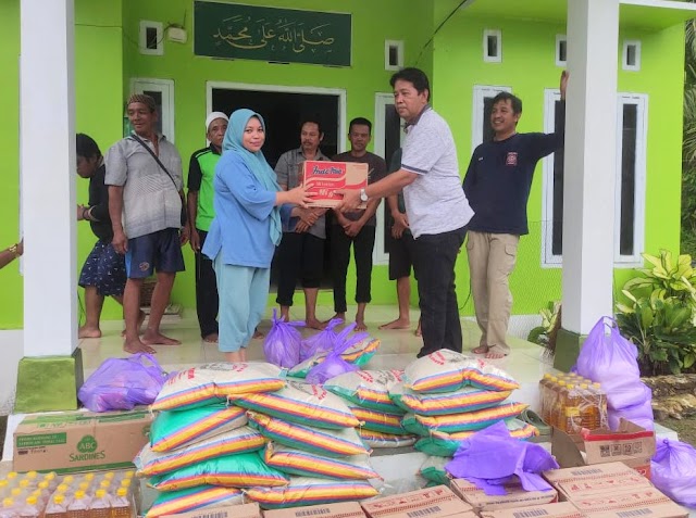 Pemkab Tanbu Salurkan Bantuan Logistik Untuk Warganya Terdampak Banjir 