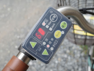 ソーゴ の電動アシスト自転車用スイッチカバーを旧型PAS Natura-L-Deluxe に取付け。