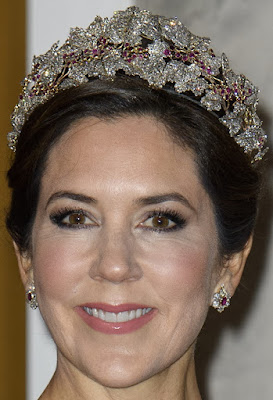 ruby parure tiara denmark queen desiree sweden crown princess mary
