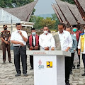 Jokowi Resmikan Kampung Ulos Hutaraja Samosir