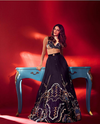 Bollywood actress Ananya Pandey latest image | Ananya Pandey Glamorous Looks photos.