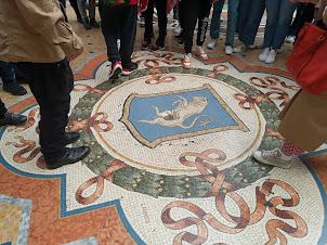 BULL of the Galleria Vittoria Emanuelle II  in Milan.