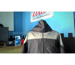 Jaket parasut taslan milky