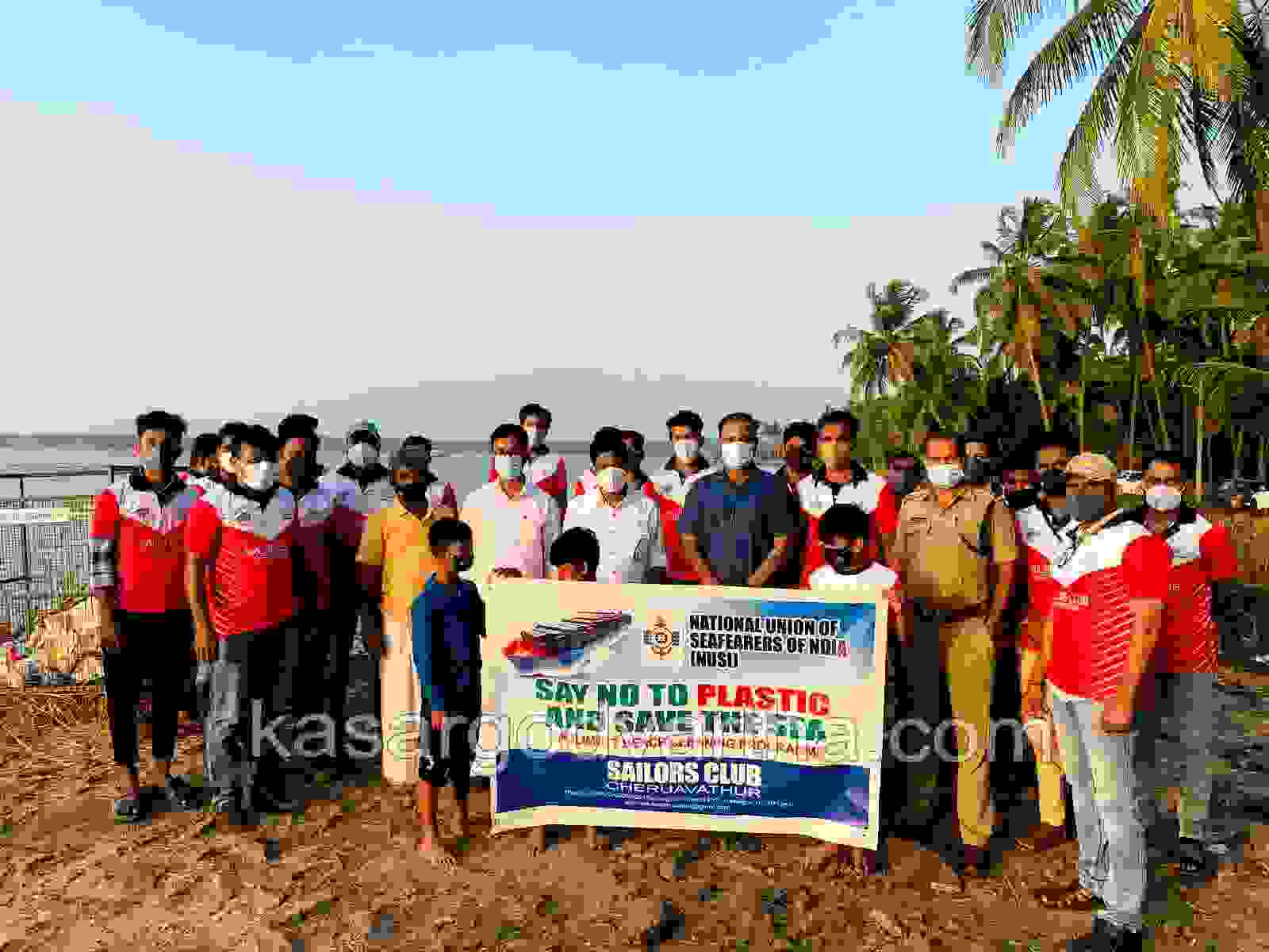 Pulimoot beach cleaned, Kerala, News, Top-Headlines, Panchayath, President, Police, Committee, Chairman.