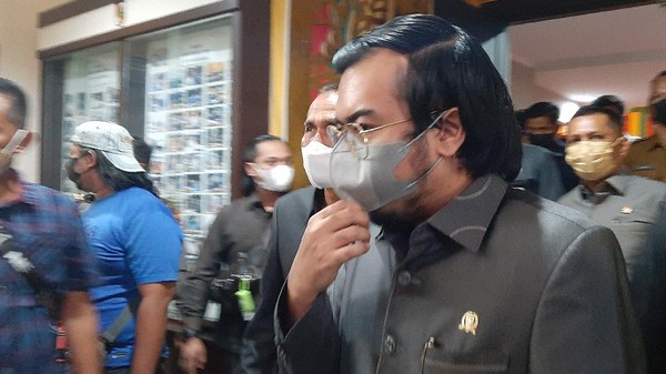 Menolak, F-PKS Absen Paripurna Pemecatan Hamdani dari Ketua DPRD Pekanbaru