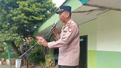 Bhabinkamtibmas dan Kapospol Kedoya Utara Sampaikan Pesan Positif kepada Siswa SMA 57 yang Lulus