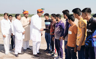 मोड़ का निबांडा में क्रिकेट प्रतियोगिता का शुभारंभ!