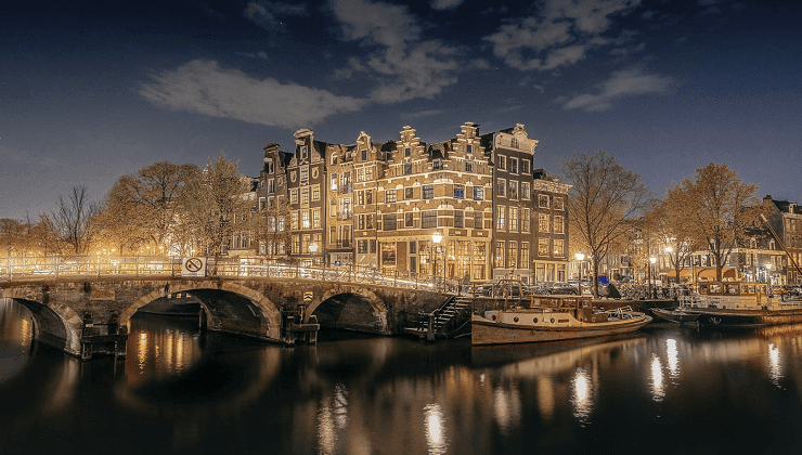 jordaan and amsterdam's canals