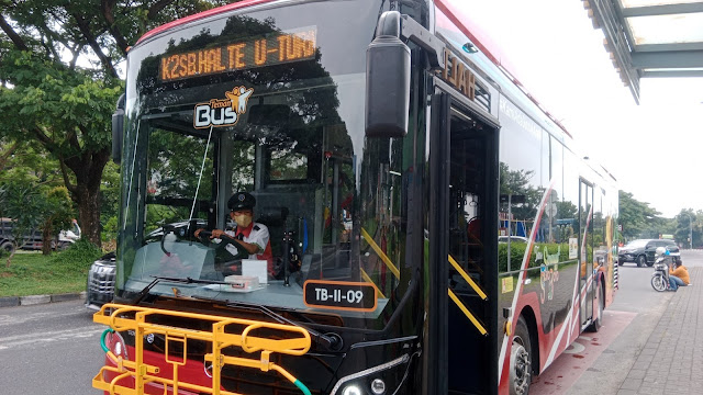 Teman Bus Trans Semanggi Suroboyo