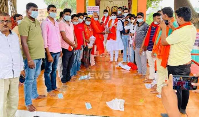 राज्य सरकार के विरोध में 1 किलोमीटर मानव श्रृंखला बनाकर भाजपा ने हल्लाबोला