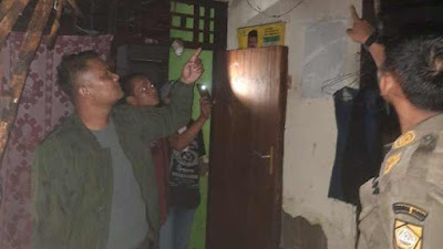 Polsek Jonggol Cek TKP Kebakaran Rumah Diduga Akibat Konsleting Listrik.