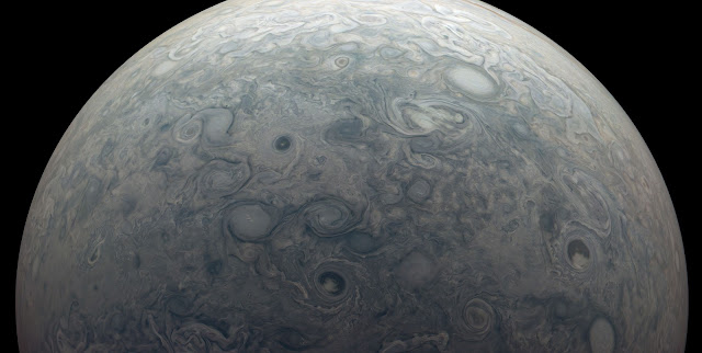 Nasa’s $1 Billion Jupiter Probe Sends Back Stunning New Photos of Jupiter