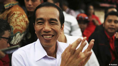 Kisruh Aturan JHT, Jokowi 'Cengar Cengir', Menaker Ida Fauziah Kena Getahnya