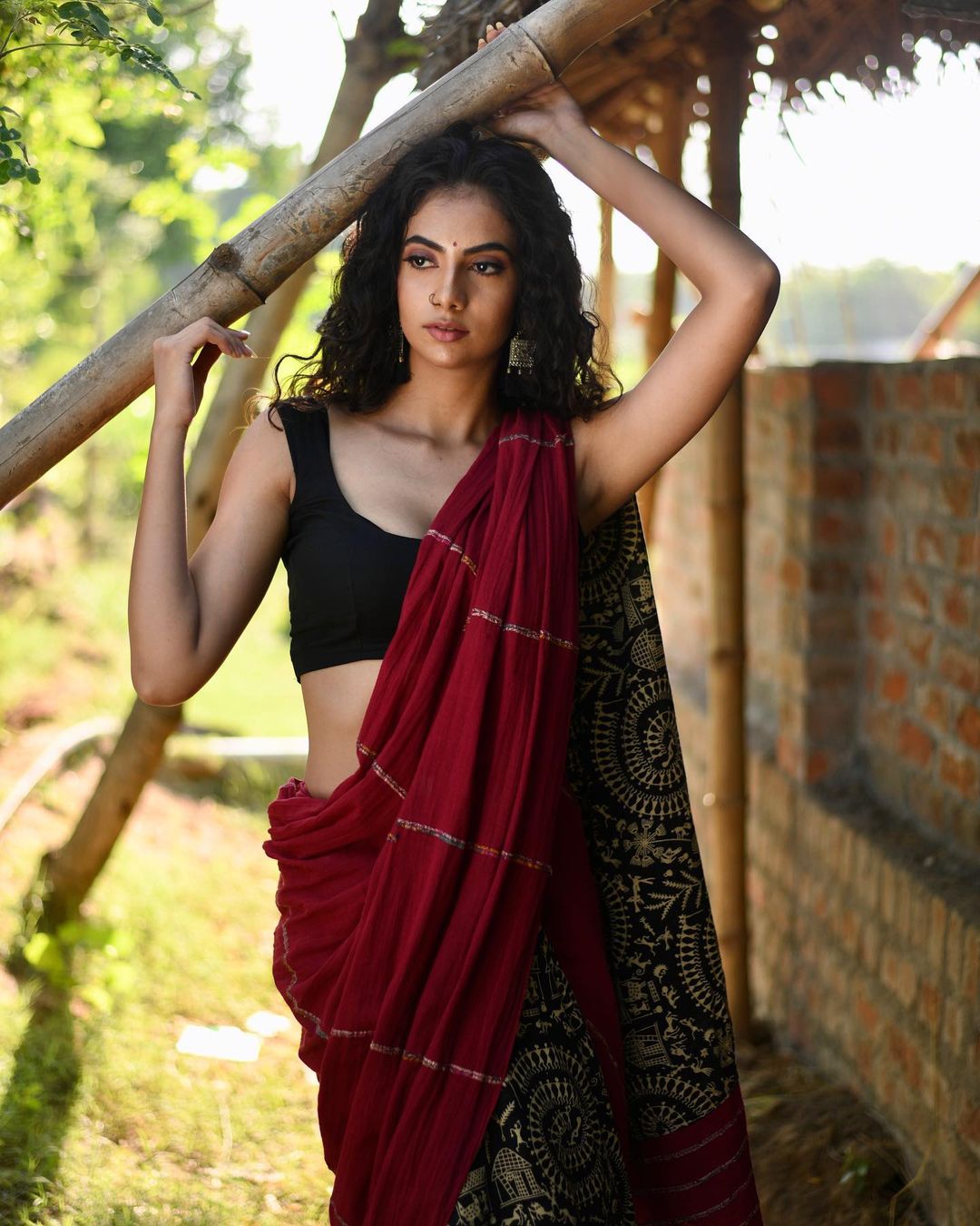 Tamil Actress Malina Red Saree Navel Pose