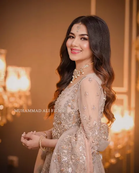 Tuba Aamir Awesome Pictures in Bridal ensemble by Ayesha and Usman 