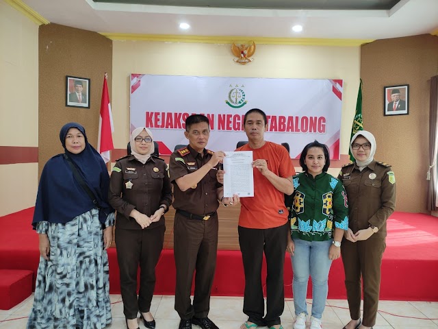 Kejari Tabalong Hentikan Kasus Penganiayaan Kakak Kandung, Melalui Restorative Justice