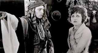 Rudolph Valentino ve Agnes Ayres "Şeyh filmi", 1921